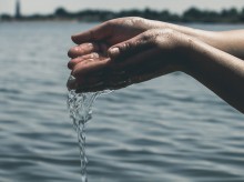 hands-water-poor-poverty (1)
